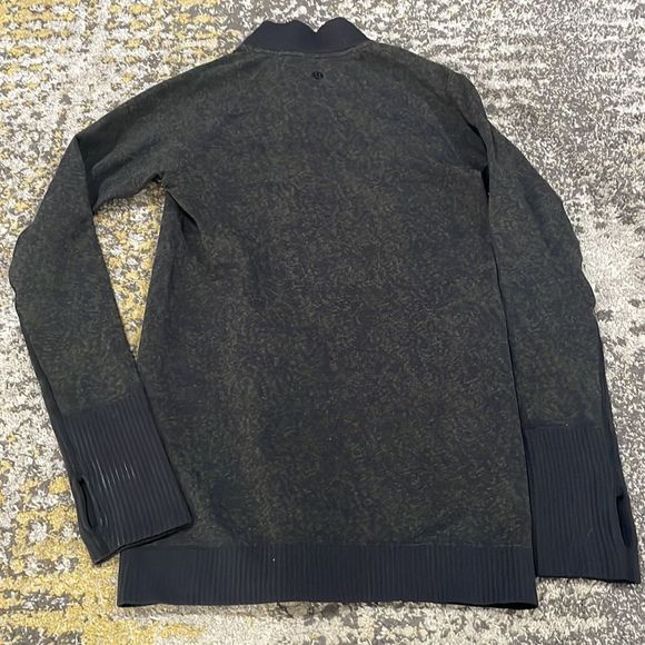 Lululemon Restless 1/4 zip black/army green pull over size 4 - Picture 6 of 11